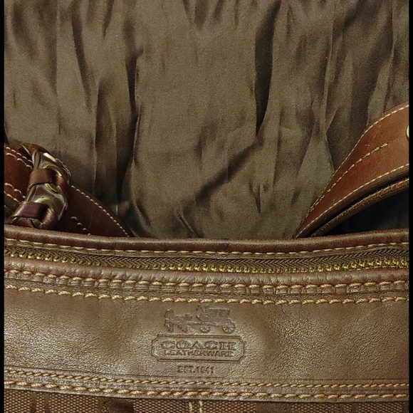 Coach Bucket purse - Picture 2 of 3